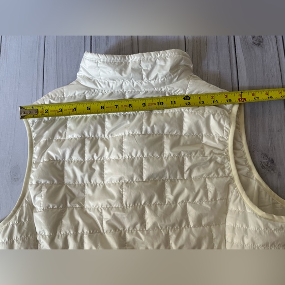 Women’s Patagonia birch white nano puff packable puffer vest. Size XL - Picture 13 of 15